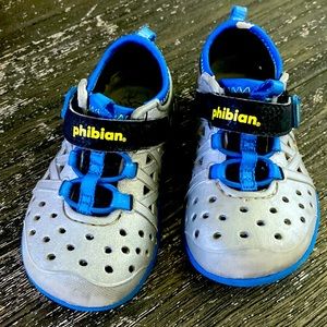 Stride rite phibian water shoes